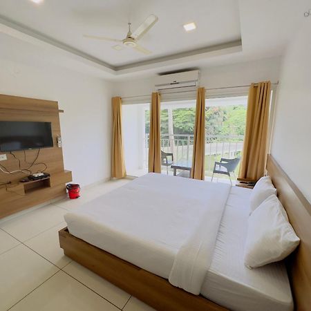 Hotel Lets Stay Kochi Exteriör bild