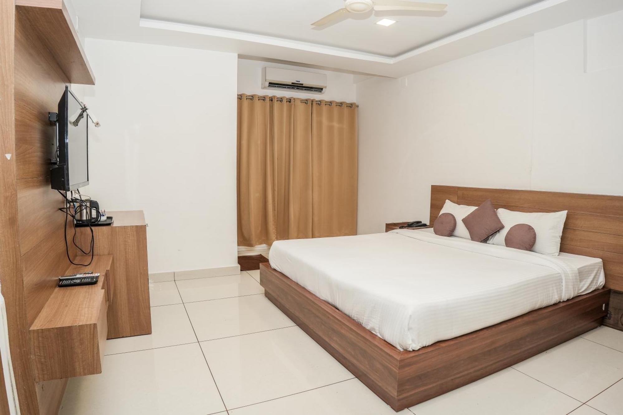 Hotel Lets Stay Kochi Exteriör bild