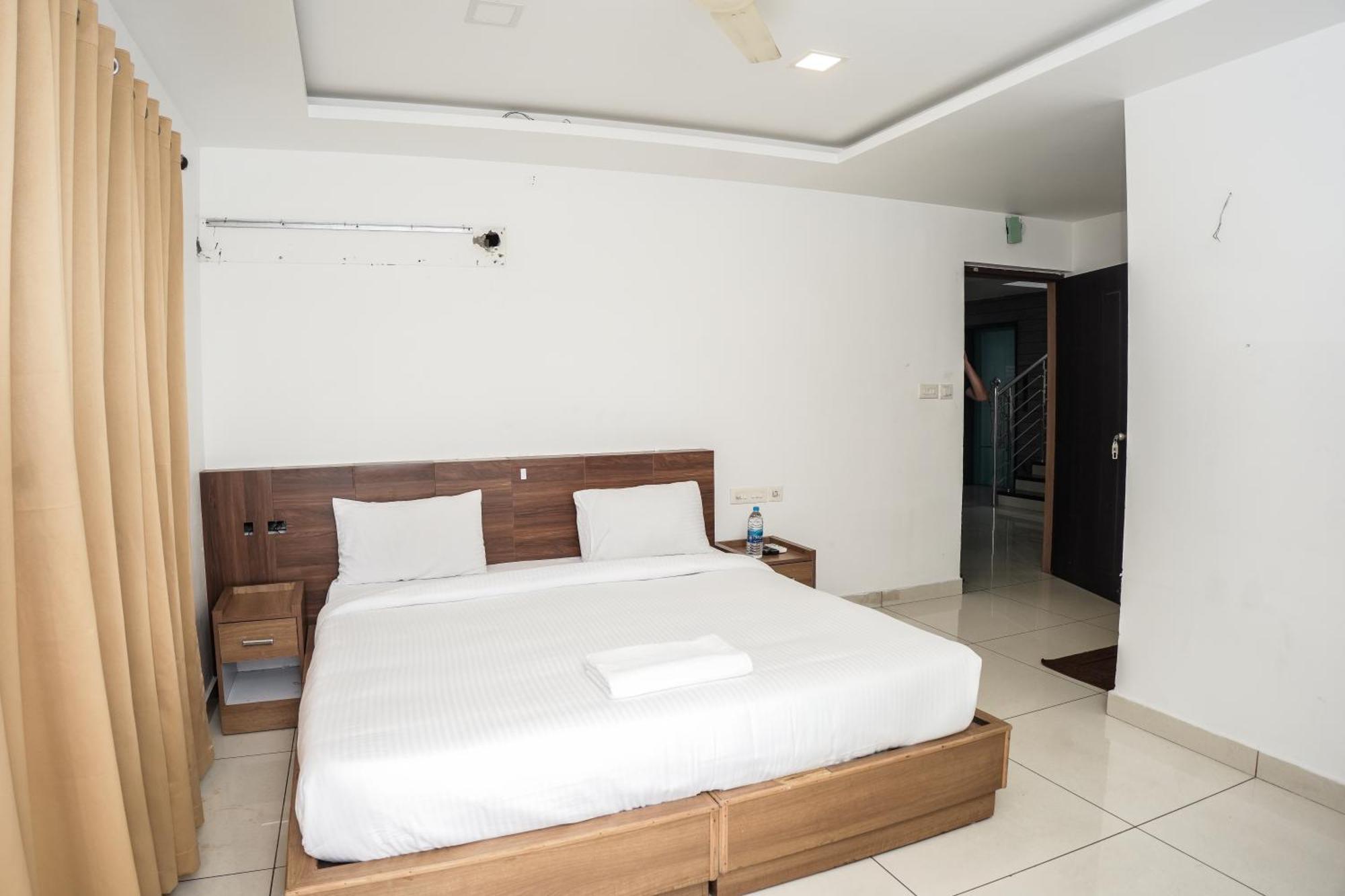 Hotel Lets Stay Kochi Exteriör bild