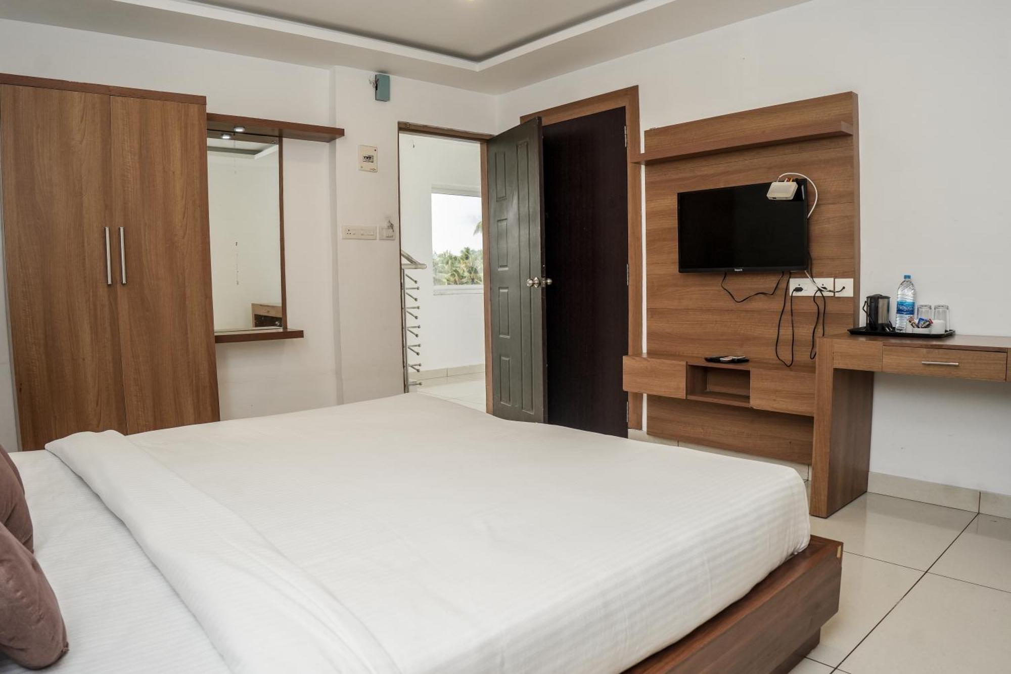 Hotel Lets Stay Kochi Exteriör bild