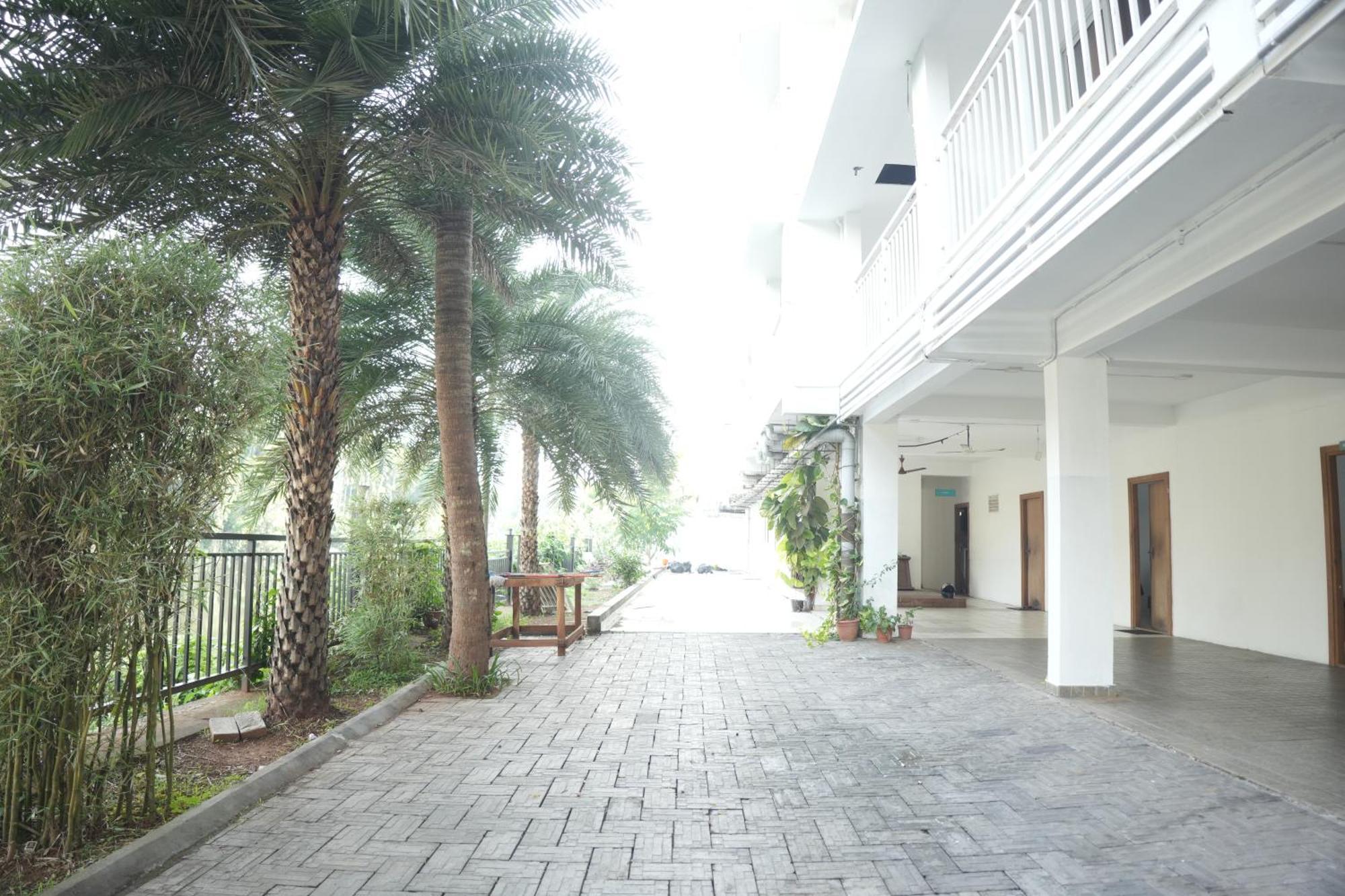 Hotel Lets Stay Kochi Exteriör bild